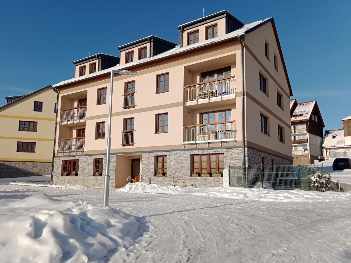Apartman Hubert Kasperske Hory Exteriér fotografie